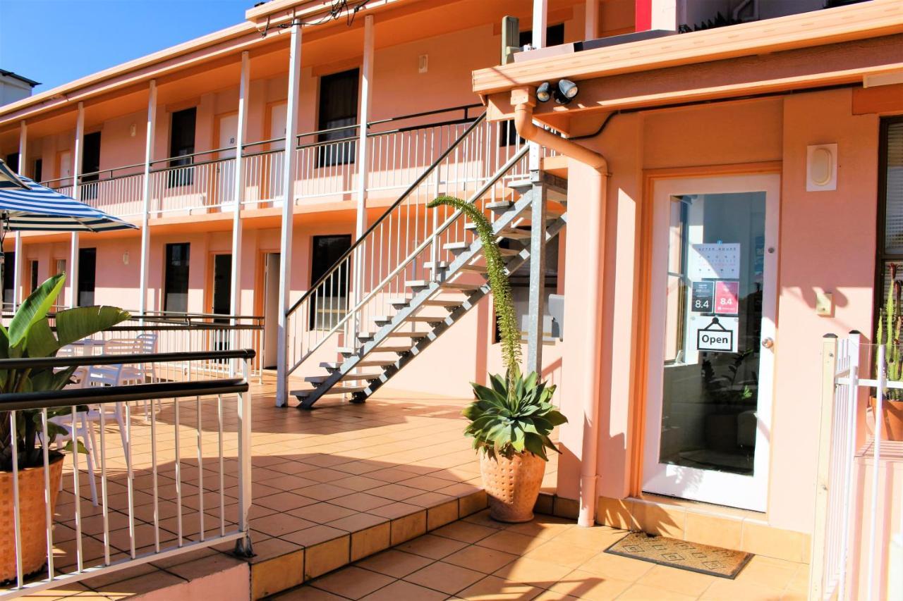 Camden Motor Inn Mermaid Beach Exterior photo